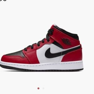 Chicago Blsck Toe Jordan 1’s 5Y